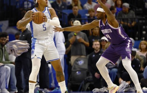 班凯罗30+9+7贝恩23分 德罗赞空砍33+11魔术胜国王