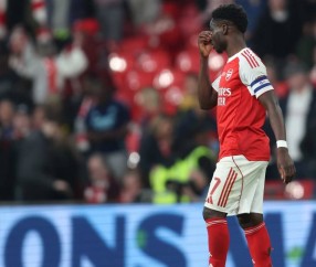 阿森纳昔日边锋伊沃比揭秘“聚光灯”魔咒：温格曾为派对事件严厉警告，豪门压力如何炼成？