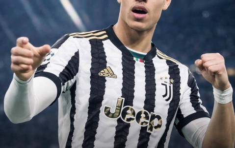 曝青木已同意转会尤文 曼联分成比例基本敲定 若转会西甲获利更丰厚