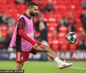 新老传承,利物浦双星闪耀:萨拉赫告别演出,17岁新星恩古莫哈惊艳亮相