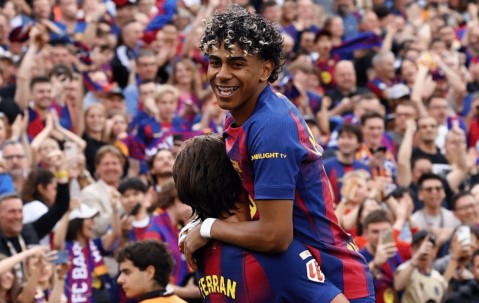 一场4-1，让弗里克创造历史，冠军恐无悬念：前2相差9分